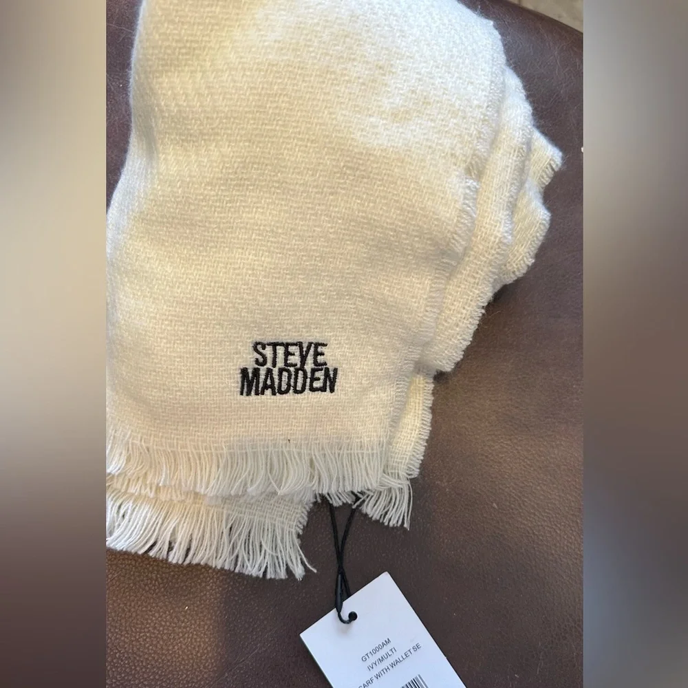 NWT Steve Madden OFF WHITE scarf